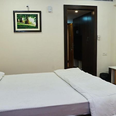 Malayalee Club Hotel Ченай Екстериор снимка