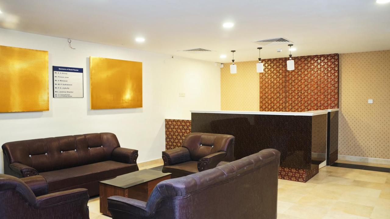 Malayalee Club Hotel Ченай Екстериор снимка