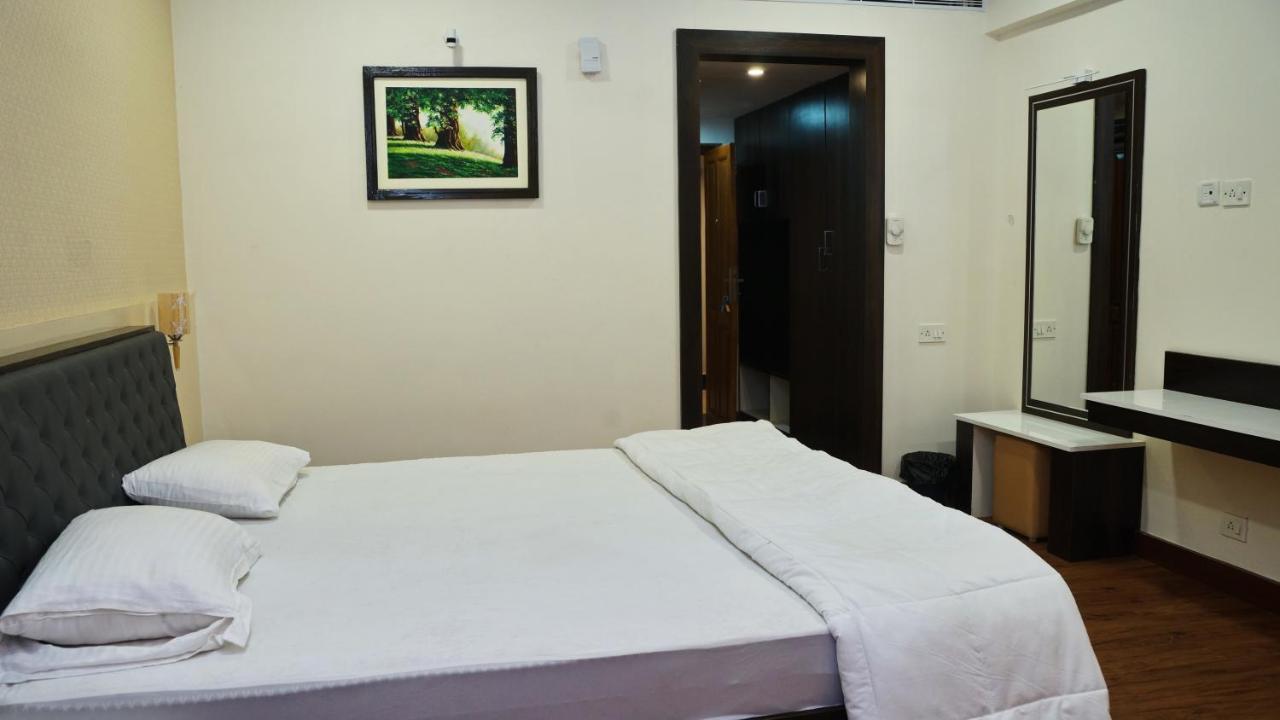 Malayalee Club Hotel Ченай Екстериор снимка