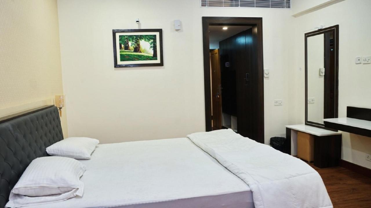 Malayalee Club Hotel Ченай Екстериор снимка