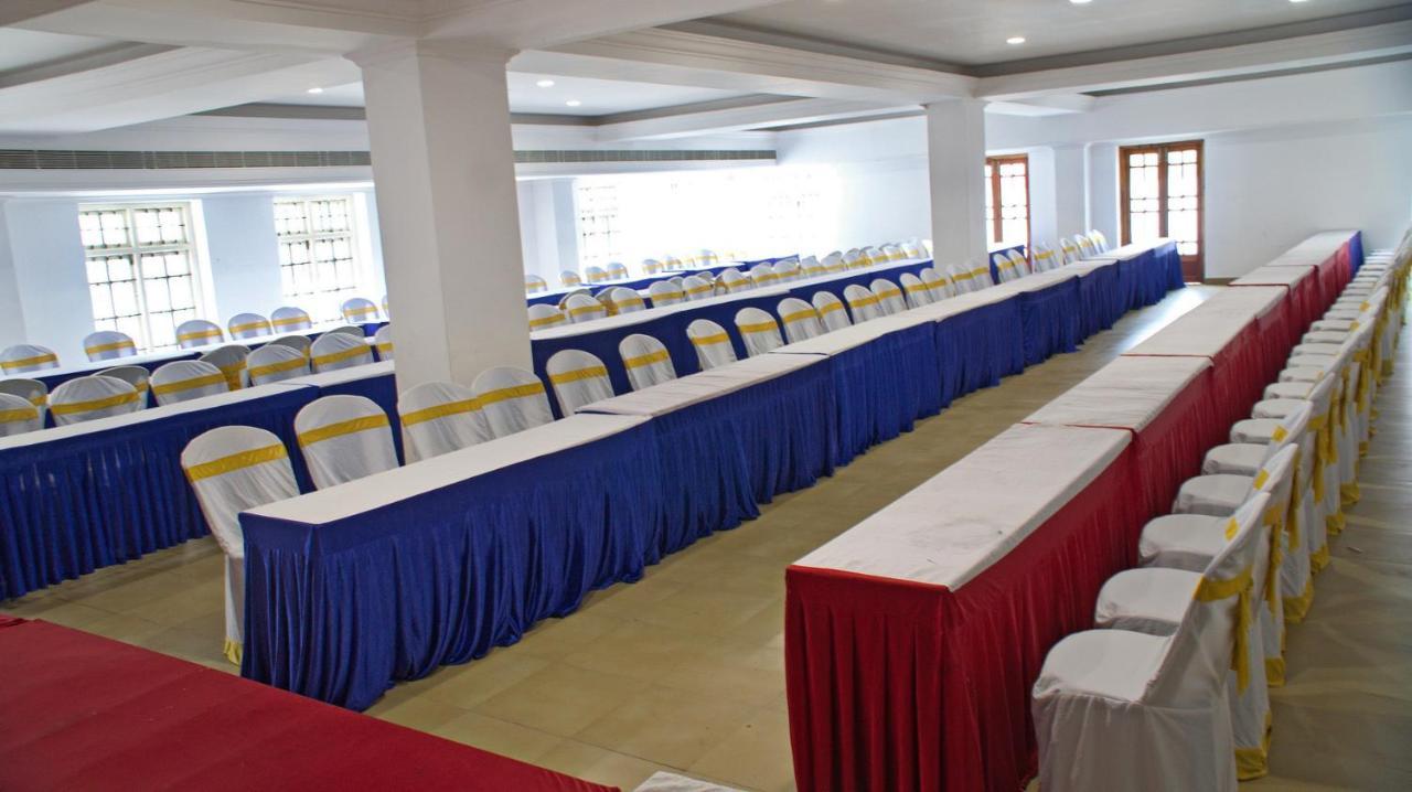 Malayalee Club Hotel Ченай Екстериор снимка